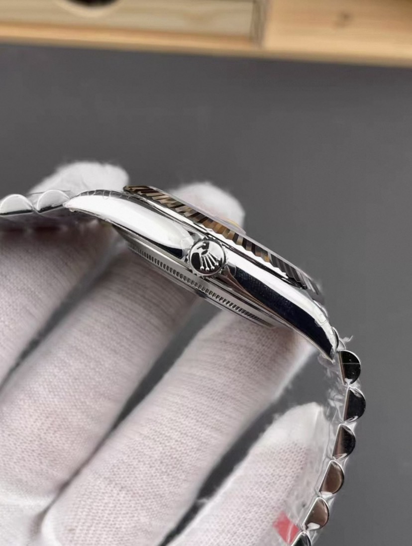 VS Rolex Datejust V2 Edition with White Gold Bezel, Grey Dial, 41mm, and Caliber 3235 Movement